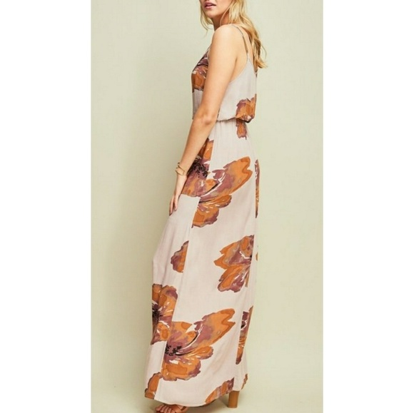 🆕🌿FLORAL BOUTIQUE MAXI DRESS🌿 - Picture 6 of 7